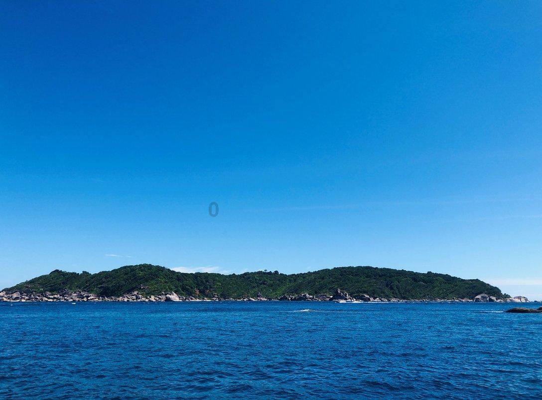 免签“朋友圈”扩容，展现中国的自信与开放（和音）